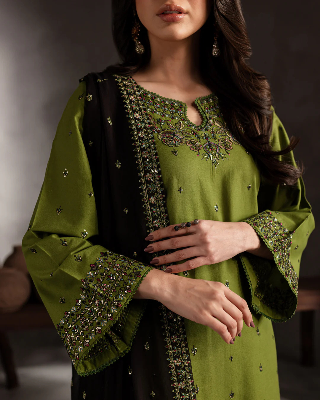 Green Linen Embroidered Women’s 3-Piece Stitched Suit